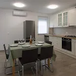 Andrea - - Free Parking Lublana