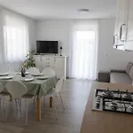 Andrea - - Free Parking *