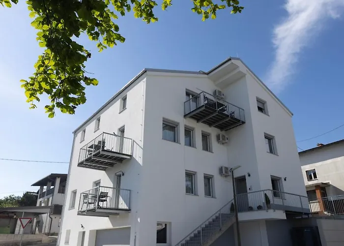 Andrea - - Free Parking