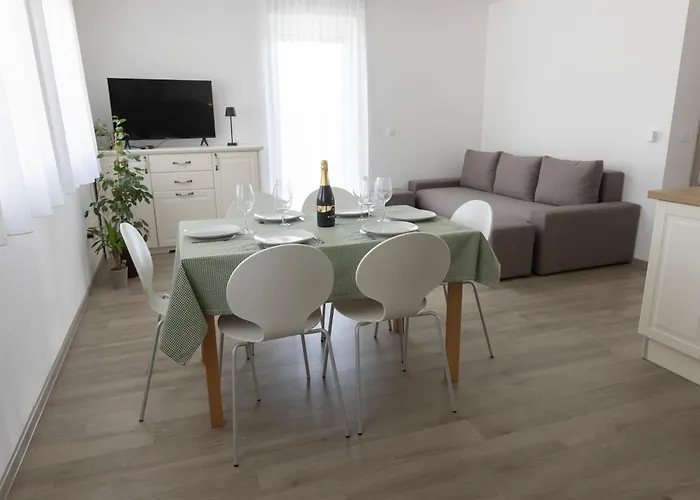 Andrea - - Free Parking