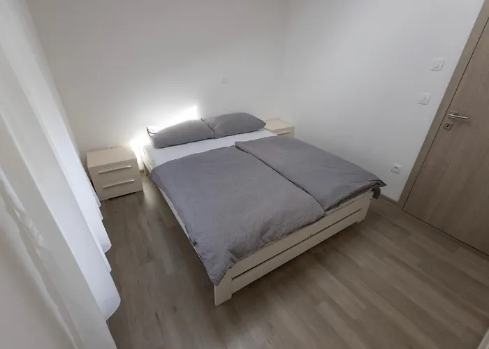 Andrea - - Free Parking