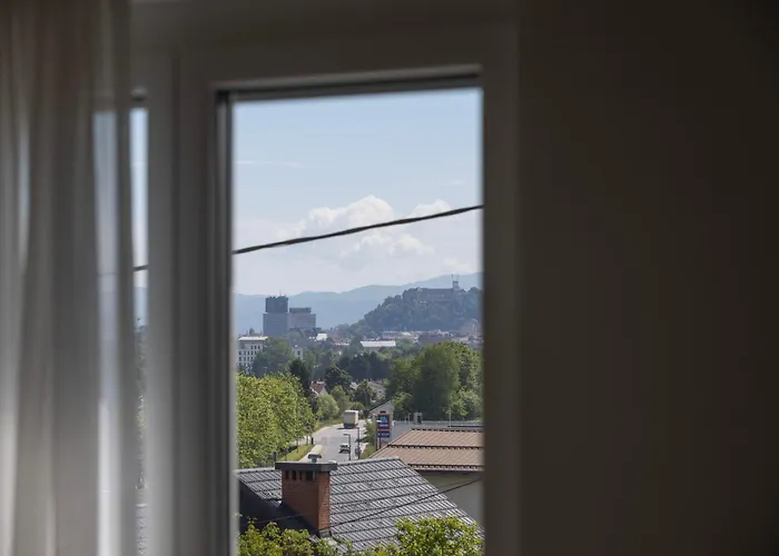 Andrea - - Free Parking * Lublaň