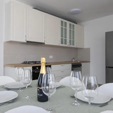 Andrea - Апартаменты Любляна