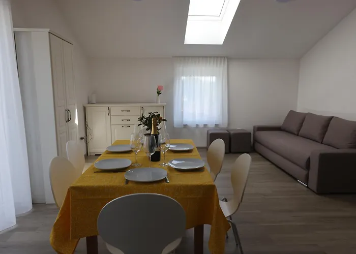 Apartment Andrea - - Free Parking