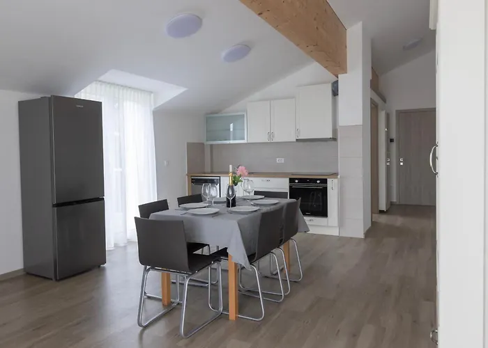 Apartma Andrea - - Free Parking *